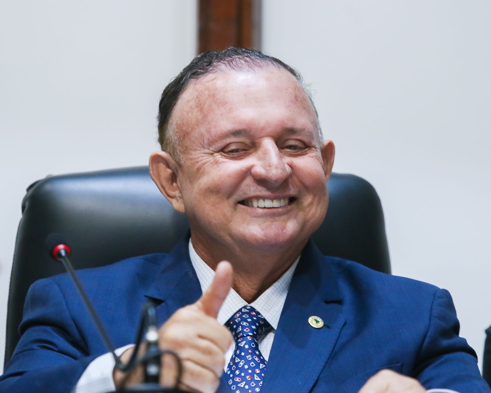 'Possível reeleição não está garantida', diz Adolfo sobre 3º mandato na Alba