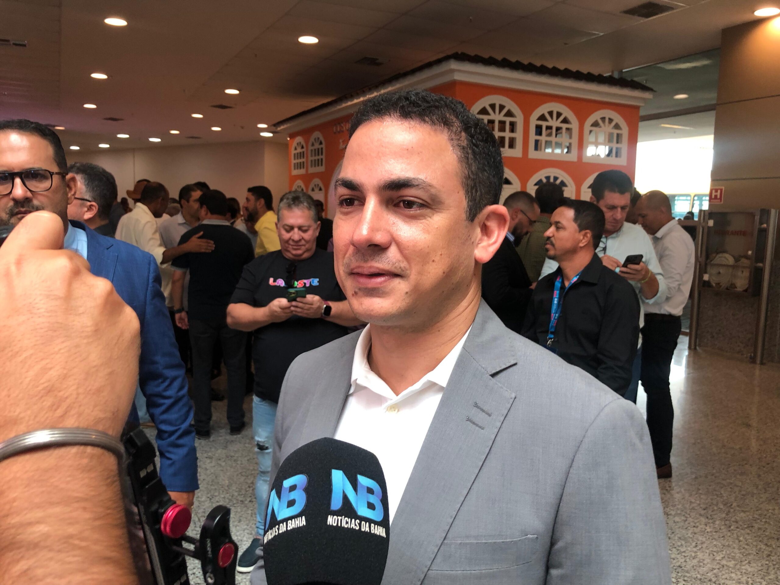 A pedido do governador, Phellipe Brito desiste de sua candidatura na UPB