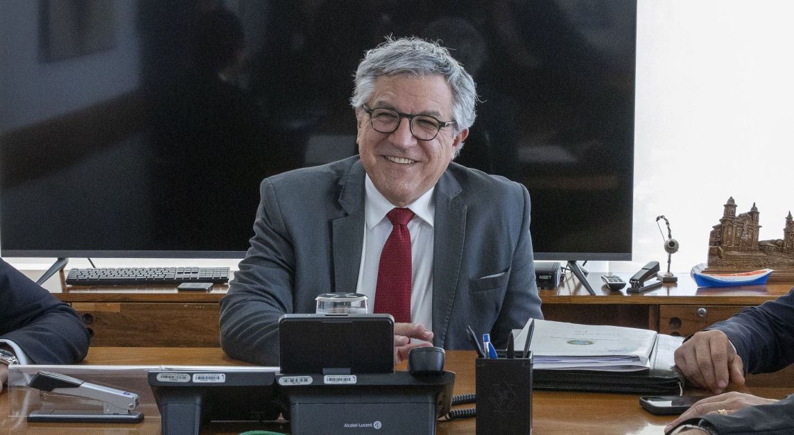 Padilha quer se reunir com ministros para debater pautas de cada pasta