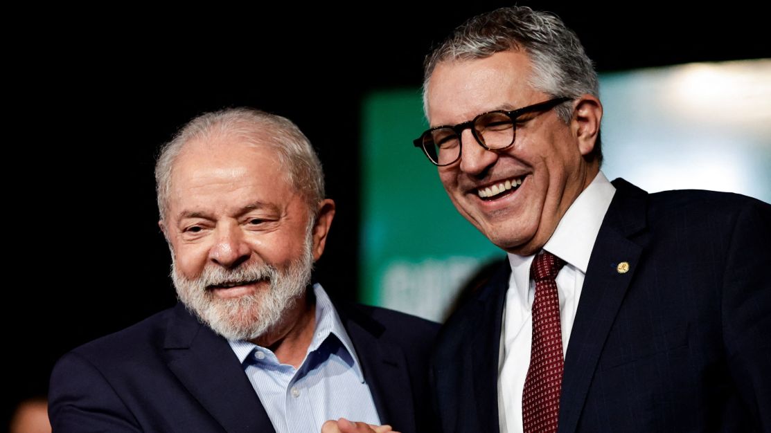 Aceitei com muita honra, diz Padilha sobre convite de Lula para Saúde