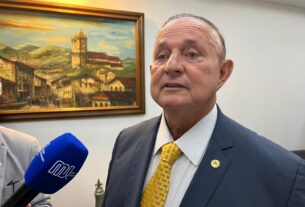 Adolfo pediu pra João Bacelar criar um projeto lei que garanta um terceiro mandato