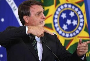 Bolsonaro estuda manobra para mudar Lei da Ficha Limpa
