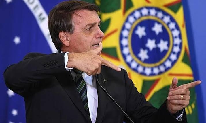 Bolsonaro estuda manobra para mudar Lei da Ficha Limpa