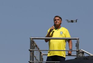 Bolsonaro se defende de denúncia da PGR e tenta afastar acusações de golpe