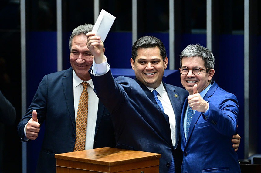 Davi Alcolumbre é eleito novo presidente do Senado