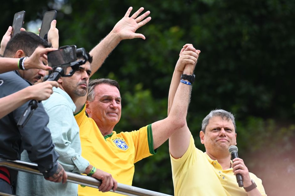 “Estamos juntos, presidente“, diz Tarcísio a Bolsonaro após denúncia