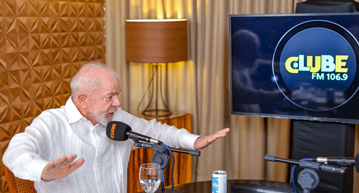 Lula diz que só vai disputar reeleição em 2026 se tiver “100% de saúde“