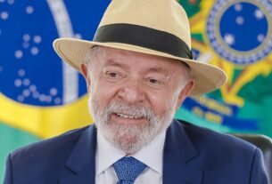 “Religião como fator político está diminuindo“, diz especialista à CNN