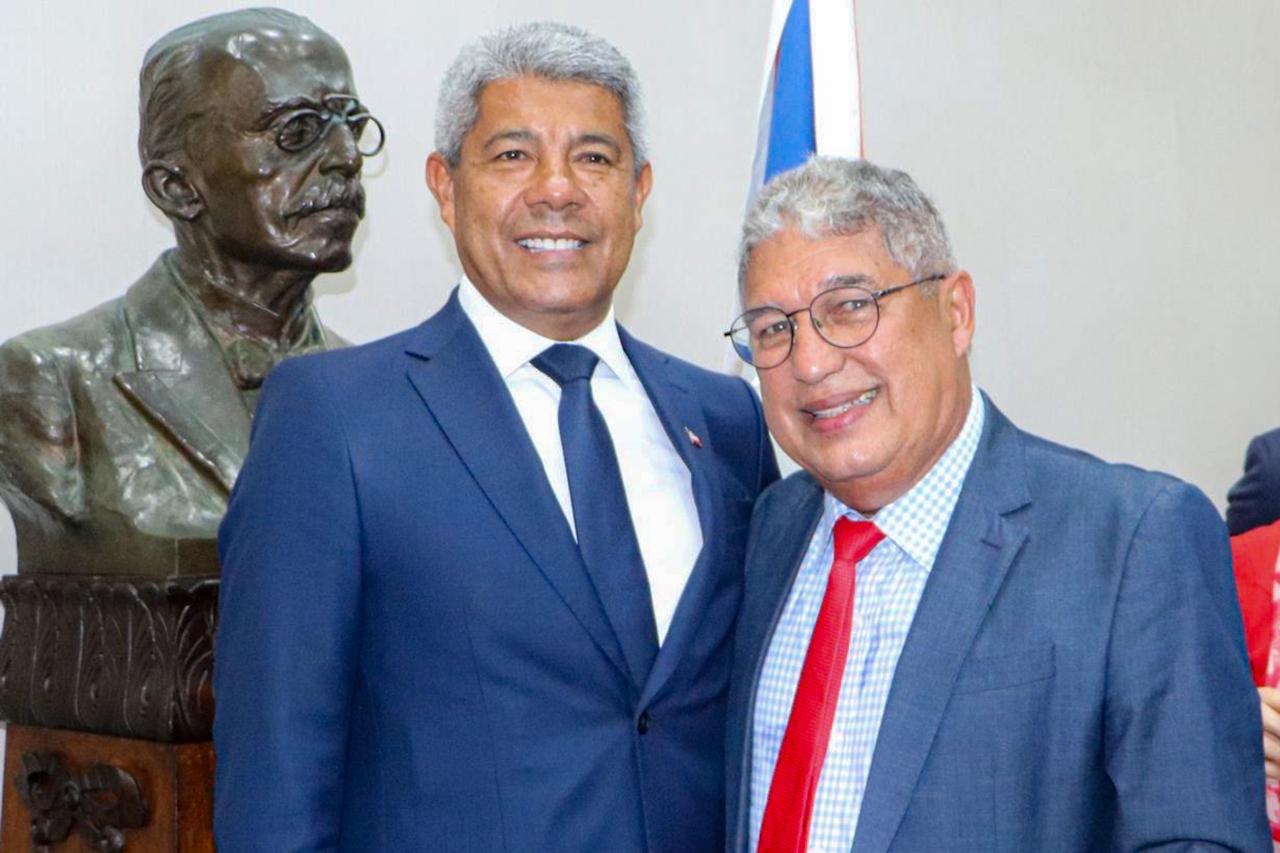 Rosemberg Pinto é mantido na liderança governista na Alba
