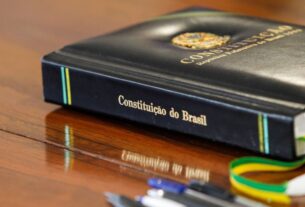 Tenente-coronel sugere “sair das 4 linhas“ para dar um golpe
