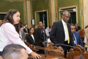 Vereadora cobra entrega de terminal em Salvador