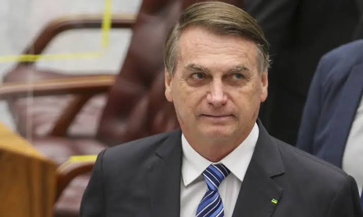 Bolsonaro desembarca em Brasília para acompanhar julgamento
