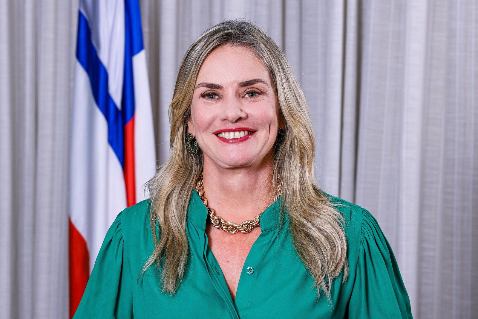 Ivana Bastos toma posse em definitivo para chefiar a ALBA