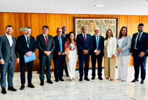 Jerônimo Rodrigues discute construção do Hospital Regional de Paulo Afonso em reunião com ministros