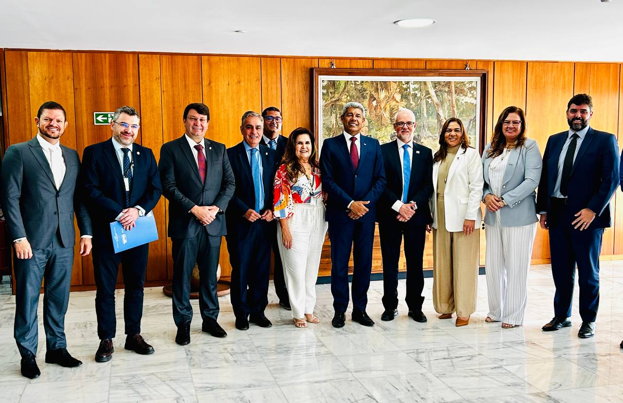 Jerônimo Rodrigues discute construção do Hospital Regional de Paulo Afonso em reunião com ministros