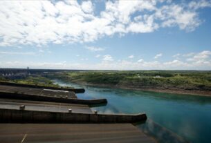 Lula assina decreto para impedir reajuste de 6% em tarifa da Itaipu