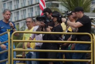 “Prometeram picanha e não tem nem ovo“, diz Tarcísio em ato com Bolsonaro