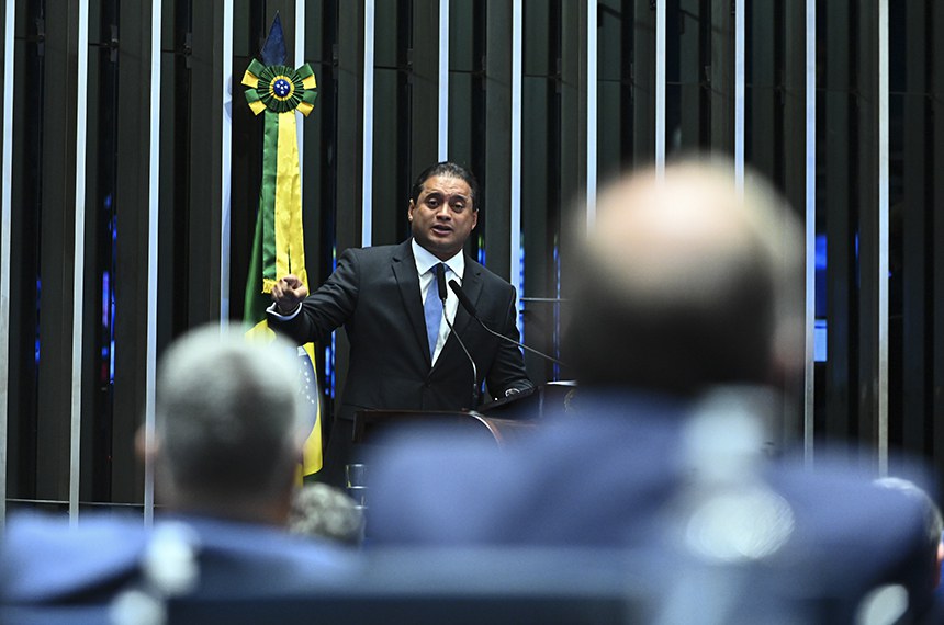 Senado adia votação que reduz para apenas 8 anos período de inelegibilidade