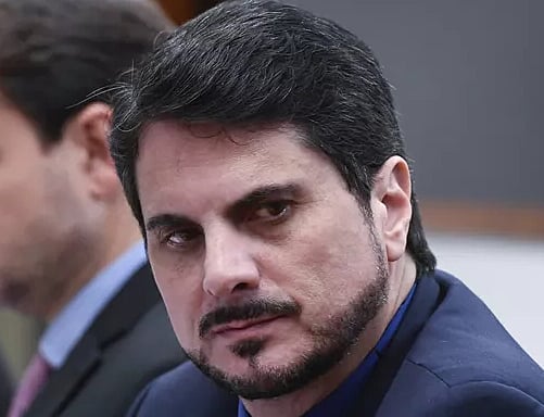 Senador Marcos do Val ataca Bolsa Família