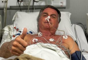 “Acredito que na segunda-feira esteja de alta”, diz Bolsonaro