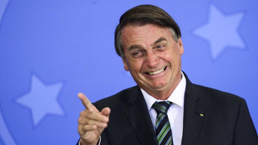 Bolsonaro participa de ato por anistia e faz discurso em inglês para contestar condenações do STF