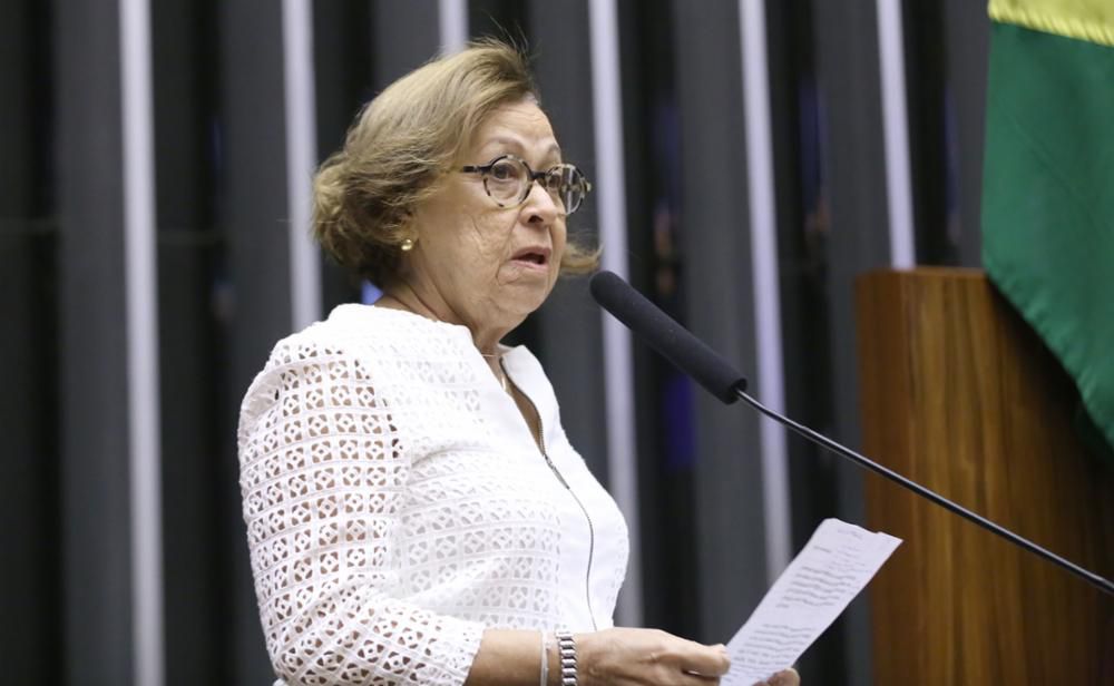 CCJC aprova projeto de Lídice que garante autonomia a médicos na escolha de tratamentos por planos de saúde