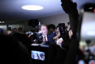 Glauber Braga encerra greve de fome após acordo com presidente da Câmara