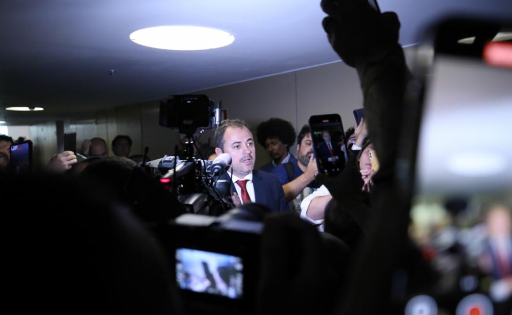 Glauber Braga encerra greve de fome após acordo com presidente da Câmara