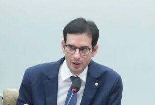 Leo Prates deseja permanecer no PDT, mas quer liberdade para apoiar ACM Neto em 2026