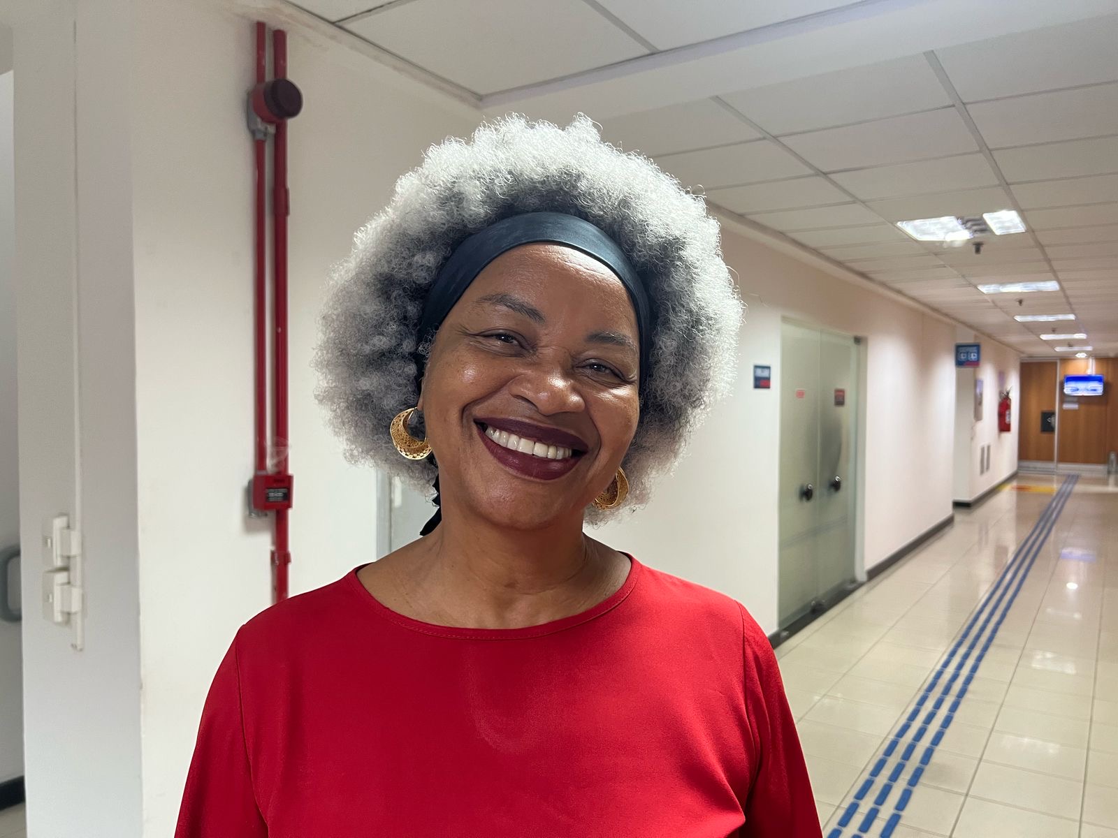 “Queremos quebrar o jejum e eleger uma mulher negra pela Bahia”, diz Olívia Santana após aprovação unânime de candidatura federal
