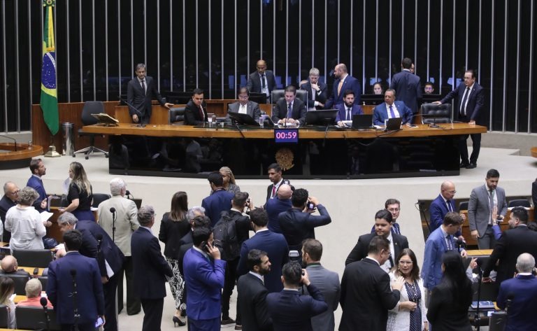 Câmara dos Deputados inicia debate sobre projeto que pode ampliar número de parlamentares