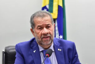 Carlos Lupi pede demissão do Ministério da Previdência
