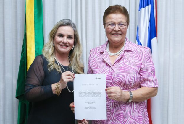Deputada Fátima Nunes assume o comando da ALBA