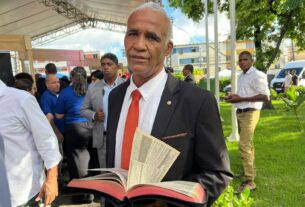 Deputado Pastor Isidório critica famílias que tratam bonecos reborn como filhos