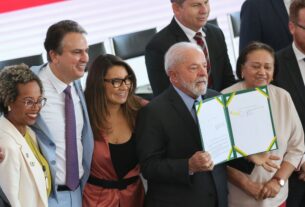 Janja ironiza Michelle Bolsonaro e diz que “não é um biscuit de porcelana”