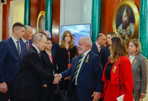 Vladimir Putin recebe Lula em Moscou