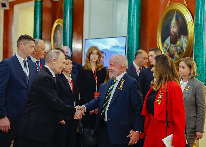 Vladimir Putin recebe Lula em Moscou