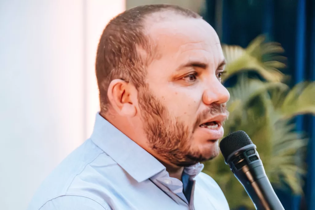 Prefeito de Santa Cruz Cabrália rompe com ACM Neto e declara apoio a Jerônimo Rodrigues