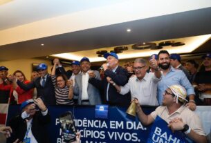 Prefeitos baianos e bancada federal discutem PEC 66 em Brasília