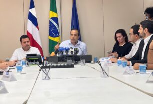 Professores de Salvador terão salário médio de R$ 9,2 mil com reajuste, diz Bruno Reis