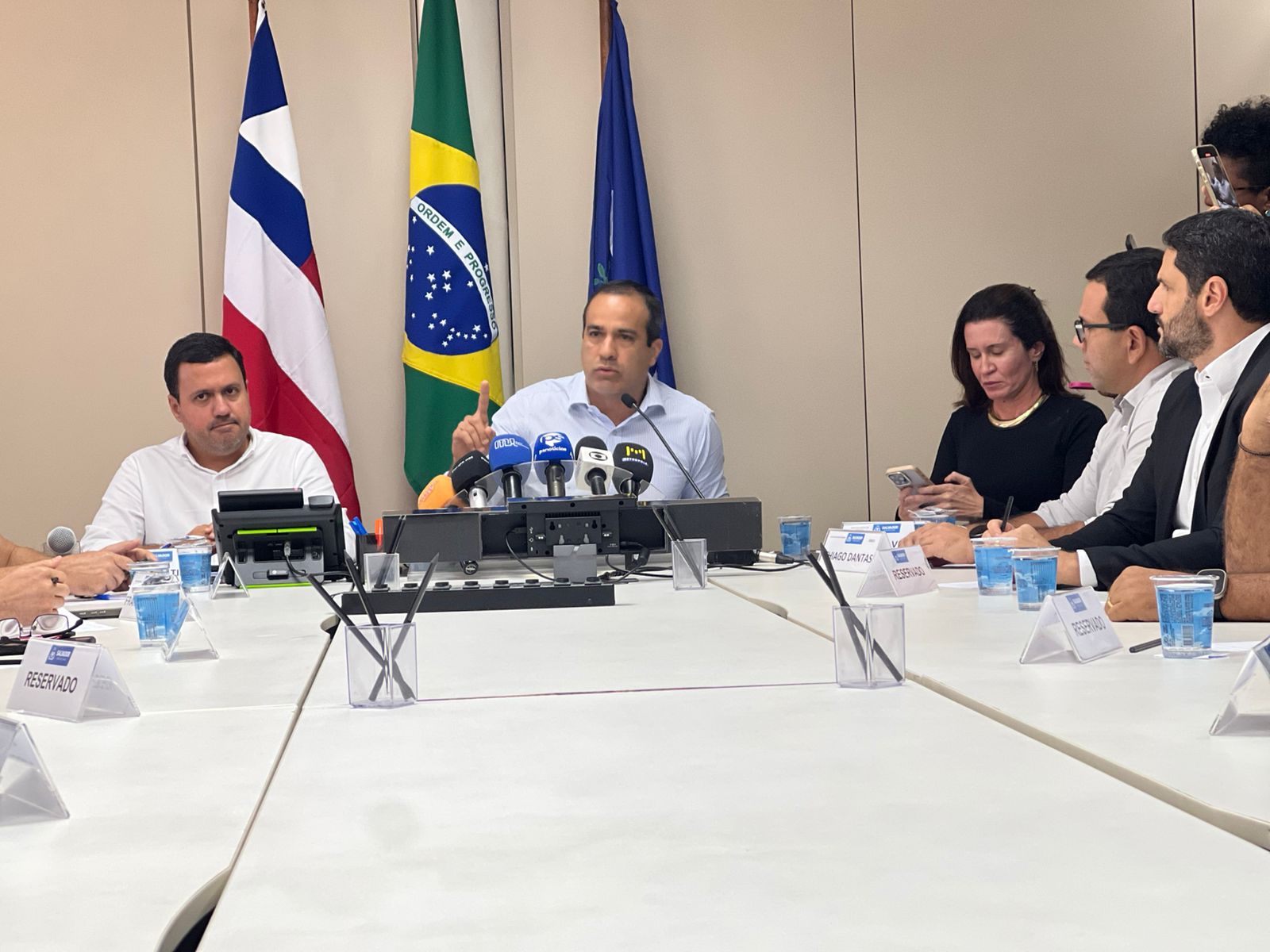 Professores de Salvador terão salário médio de R$ 9,2 mil com reajuste, diz Bruno Reis