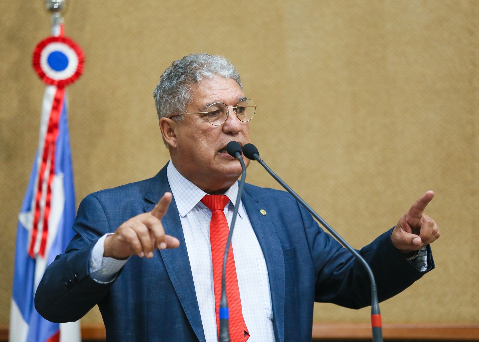 Rosemberg Pinto sai em defesa de Jerônimo Rodrigues e critica oposição bolsonarista na Alba