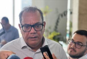 Carlos Muniz diz que a greve dos professores virou um “problema familiar”
