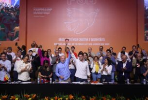Com a presença de Lula, João Campos é eleito presidente nacional do PSB 