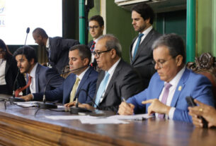 'Temos um transporte público com uma tarifa cara e de má qualidade', diz Carlos Muniz
